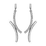 Boucles d'oreilles pendantes en argent rhodi� 2 courbes coll�es dont 1 lisse et l'autre orn�e d'oxydes ...