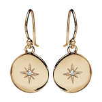 Boucles d'oreille pendantes en plaqué or pastille et étoile au centre ornée d' 1 oxyde blanc serti et ... Boucles d'oreille pendantes en plaqué or pastille et étoile au centre ornée d' 1 oxyde blanc serti et ...