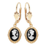 Boucles d'oreille en plaqu� or cam�e sur fond noir avec fermoir dormeuse