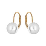 Boucles d'oreille en plaqué or avec perle blanche de synthèse 8mm et fermoir dormeuse Boucles d'oreille en plaqué or avec perle blanche de synthèse 8mm et fermoir dormeuse