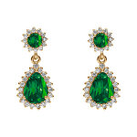 Boucles d'oreille tige en vermeil forme goutte compos� d'oxydes vert et contour d'oxydes blancs sertis ...