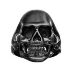 Chevalière en acier et pvd noir grosse tête de mort Chevalière en acier et pvd noir grosse tête de mort