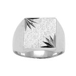Chevalière en argent plateau carré diamanté ciselé en étoile dans 2 angles Chevalière en argent plateau carré diamanté ciselé en étoile dans 2 angles