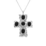 Collier en acier cha�ne maille for�at avec pendentif croix 33mm orn� d'oxydes noirs - 40 + 10cm