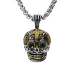 Collier en acier chane avec pendentif tte de mort mexicaine et yeux en oxydes verts 50 + 5cm