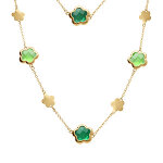 Collier en acier dor� sautoir pastilles fleur et oxydes forme fleur vert clair