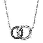 Collier en argent rhodié chaîne avec pendentif 2 anneaux de taille différente emmaillés, 1 gros orné ... Collier en argent rhodié chaîne avec pendentif 2 anneaux de taille différente emmaillés, 1 gros orné ...