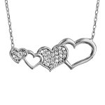 Collier en argent rhodi chane avec pendentif 4 coeurs alterns dont 2 ajours et 2 pavs d'oxydes blancs ...
