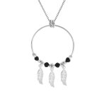 Collier en argent rhodi chane avec pendentif anneau 23mm avec boules lisses noires et pampilles plumes ...