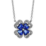 Collier en argent rhodi� collection joaillerie cha�ne avec pendentif tr�fle � 4 feuilles en oxydes bleus ...