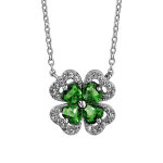Collier en argent rhodi� collection joaillerie cha�ne avec pendentif tr�fle � 4 feuilles en oxydes verts ...