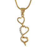 Collier en plaqu or chane avec pendentif 3 coeurs en chute dont 1orn d'oxydes blancssur une partie ...