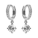 Cr�oles en argent rhodi� avec coeur pendant d' oxyde blanc