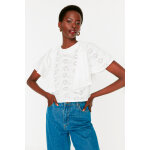 Blouse à volants et broderie anglaise Blouse à volants et broderie anglaise