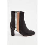 Bottines en cuir noir
