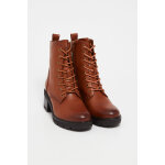 Bottines � lacets