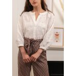 Chemise � broderies fleuries