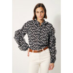 Chemise fleurie � volants