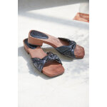 Mules � talons � bout carr�