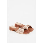 Mules � talons � bout carr�