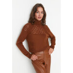 Pull en maille avec plastron ajouré Pull en maille avec plastron ajouré