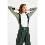 Pull vert foncé et écru Pull vert foncé et écru