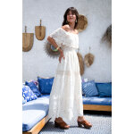 Robe en broderie anglaise à encolure tombante Robe en broderie anglaise à encolure tombante