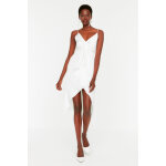 Robe drape et volante