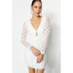 Robe fourreau en dentelle ecru Robe fourreau en dentelle ecru