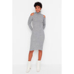 Robe pull avec découpes Robe pull avec découpes
