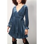 Robe en velours  volants