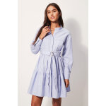 Robe volant�e et boutonn�e