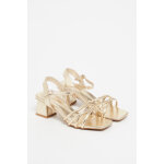 Sandales � talons � bout carr�