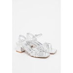 Sandales � talons � bout carr�