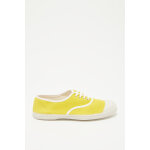 Tennis jaune