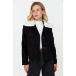 Veste courte avec col en sherpa
