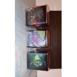 Asmodee coffret tin pokémon 3 boosters et boite dinglu ou ogerpon ou serpente - eau Asmodee coffret tin pokémon 3 boosters et boite dinglu ou ogerpon ou serpente - eau