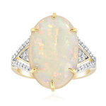 Bague en or et opale blanche du brsil