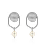 Boucles d'oreilles en argent et perle blanche de culture d'eau douce (joias do para�so)