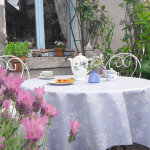 Nappe enduite astrance gris blanc - ronde diam 160cm fleur de soleil Nappe enduite astrance gris blanc - ronde diam 160cm fleur de soleil
