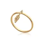Bague femme en plaqu� or avec breloque plume