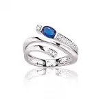 Bague saphir femme, en or blanc et diamants - sur le nil