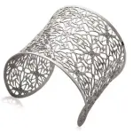 Bracelet manchette femme, acier ajour et motif fleuri - vima