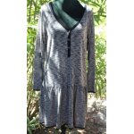 Adorable robe ddp neuve au tissu souple gris / blanc bordè noir. taille Étiquetèe:m Adorable robe ddp neuve au tissu souple gris / blanc bordè noir. taille Étiquetèe:m