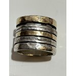 Bague large en argent et or � travail artisanal � 17, 82 g sign�e ted