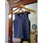 Débardeur rayé bleu blanc 6 ans petit bateau. Débardeur rayé bleu blanc 6 ans petit bateau.