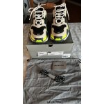 Basket balenciaga triple sneaker grey / yellow fluo - 37 Basket balenciaga triple sneaker grey / yellow fluo - 37