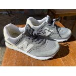 Basket femme new balance 574 couleur daim gris et blanc taille eu 38 / 7. 5 neuf
