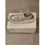 Baskets femme pointure 39 neuves  geox