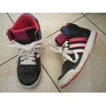 Baskets montantes adidas 37 1 / 3 femmes ou jeunes filles . Baskets montantes adidas 37 1 / 3 femmes ou jeunes filles .